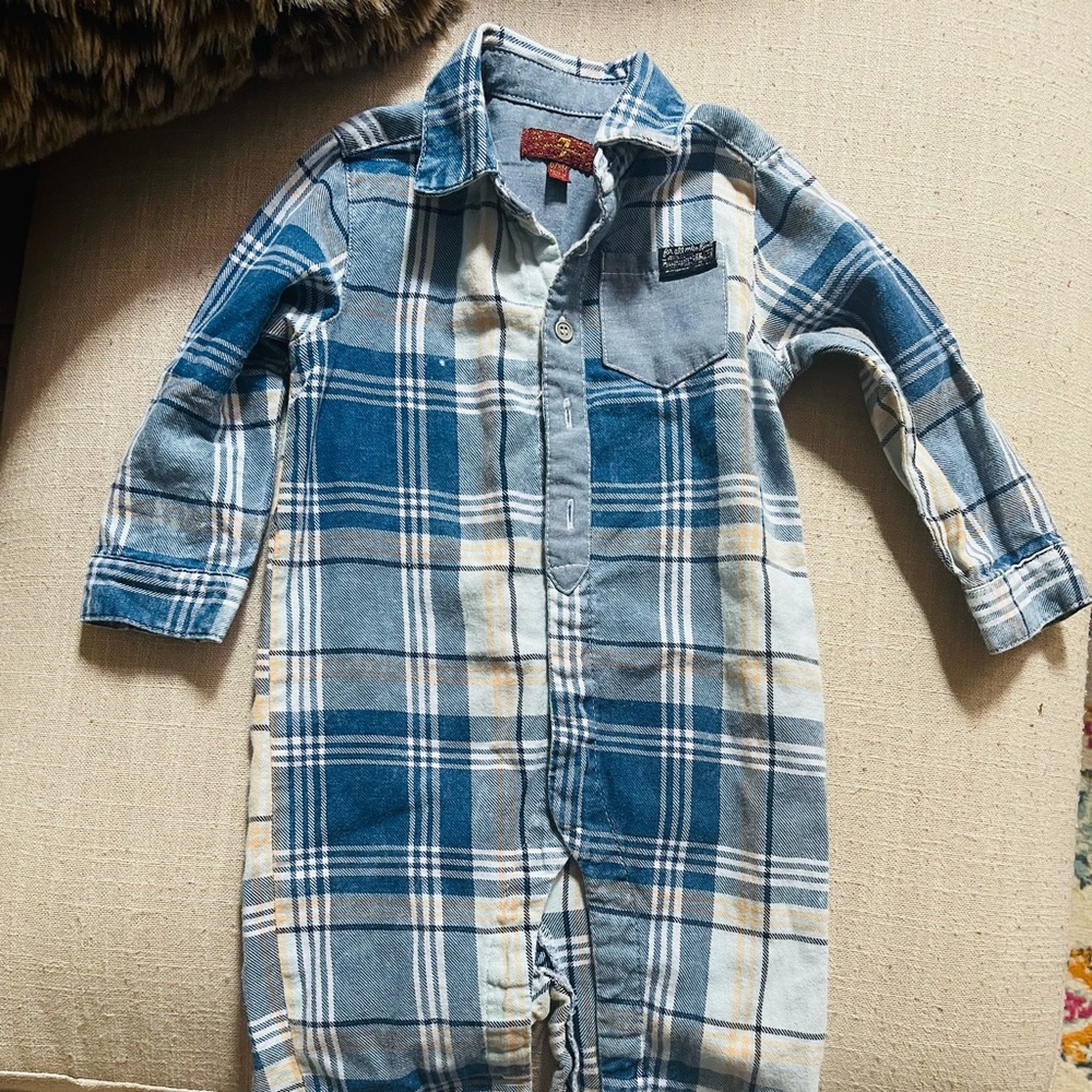 Seven for all mankind 6 to 9 months boy outfit in plaid